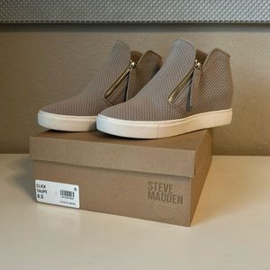 Steve Madden size 8.5M women’s casual sneakers with wedge heel.